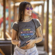 Camiseta Viscolycra “Cada um transborda” Cinza Grafite Valentina T-shirt 1